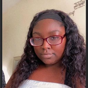 Meet your Posher, Danisha